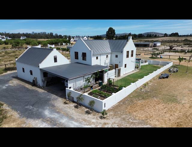 5 BEDROOM HOUSE FOR SALE IN CAPE FARMS
